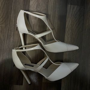 Nine West Size 12 White Pumps